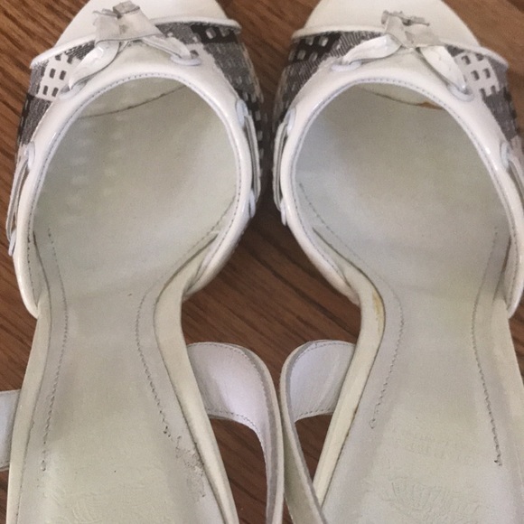 New Burberry white check sandal, 7.5 - Picture 14 of 14